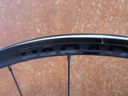 Bontrager Paradigm 23 TLR Laufradsatz 28 Zoll Disc HG