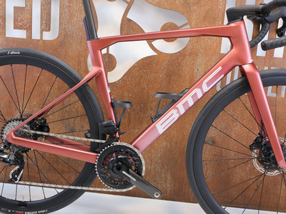 BMC ROADMACHINE 01 THREE / GRÖSSE 54 CM / SRAM FORCE AXS / CRD-321 SL CARBON