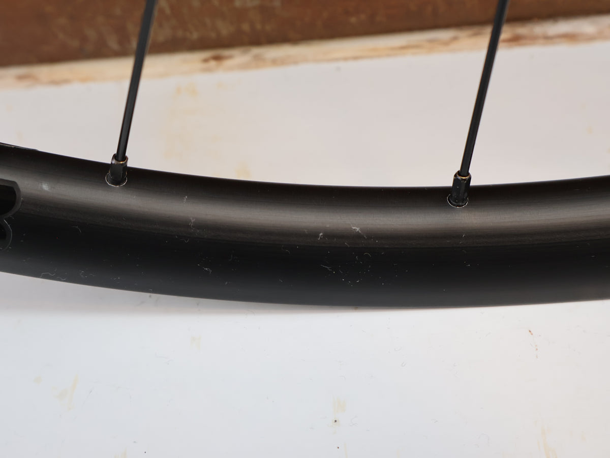 Bontrager Paradigm 23 TLR Laufradsatz 28 Zoll Disc HG