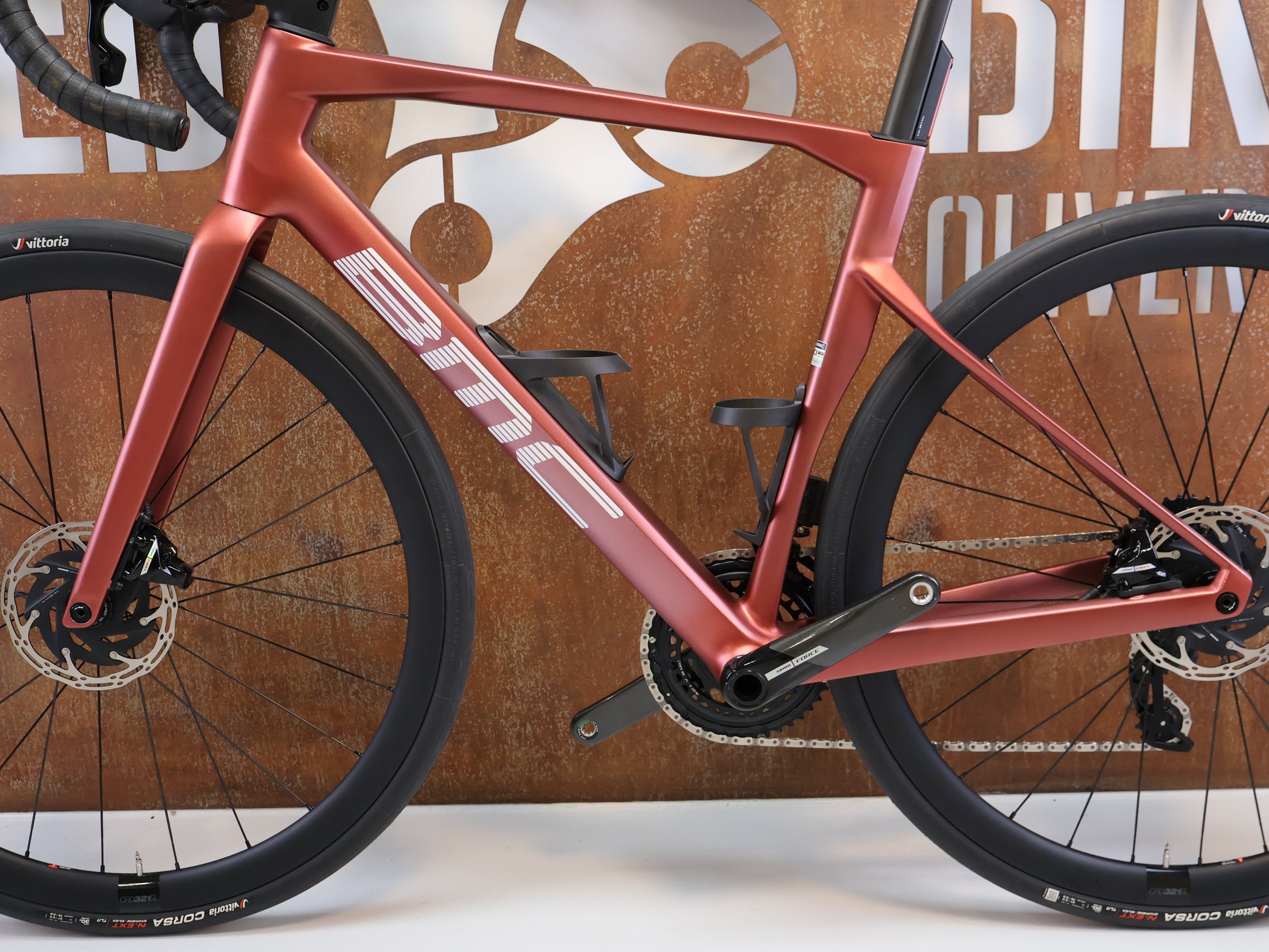 BMC ROADMACHINE 01 THREE / GRÖSSE 54 CM / SRAM FORCE AXS / CRD-321 SL –