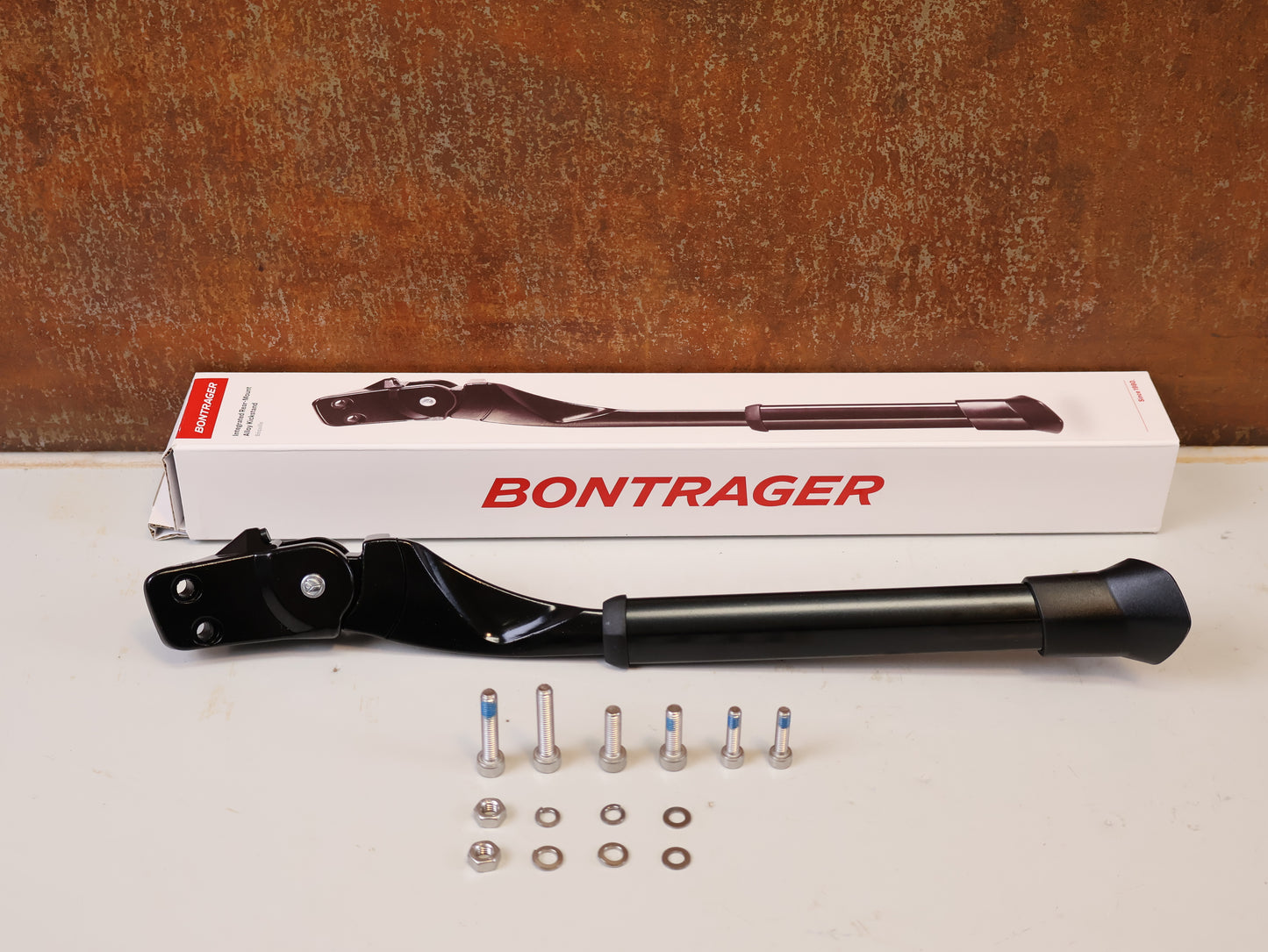 BONTRAGER VERSTELLBARER HINTERBAUSEITENSTÄNDER 24–29 ZOLL / DM 18 MM