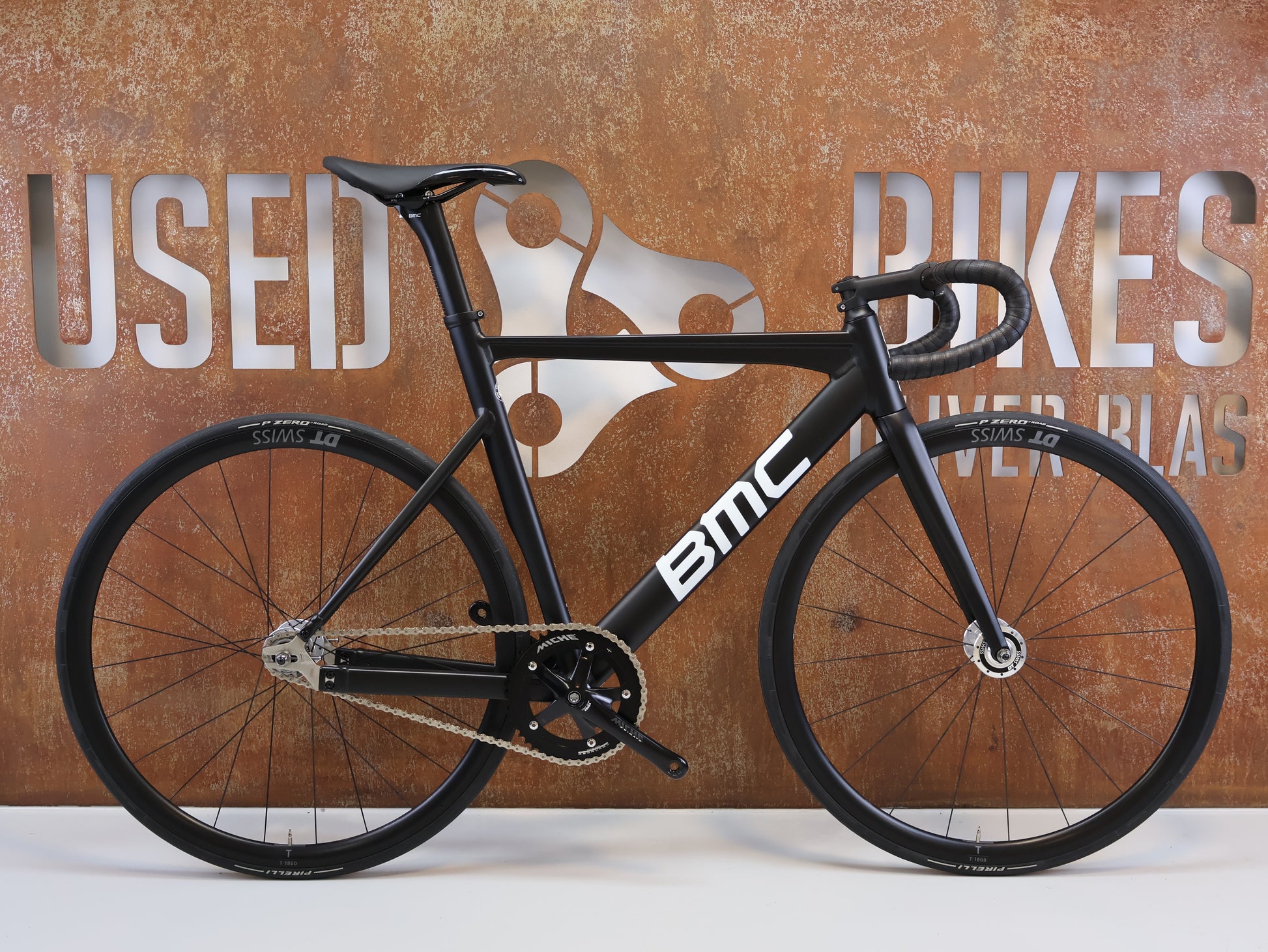 bahnrad rennrad BMC TRACKMACHINE AL ONE / BAHNRAD / GRÖSSE M / DT SWISS T 1800 / BLACK – USEDBIKES-OB.DE