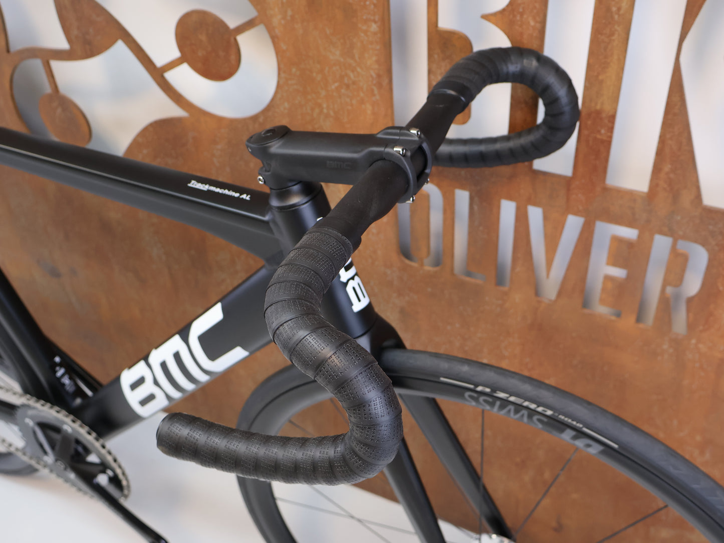 BMC TRACKMACHINE AL ONE / BAHNRAD / GRÖSSE M / DT SWISS T 1800 / BLACK