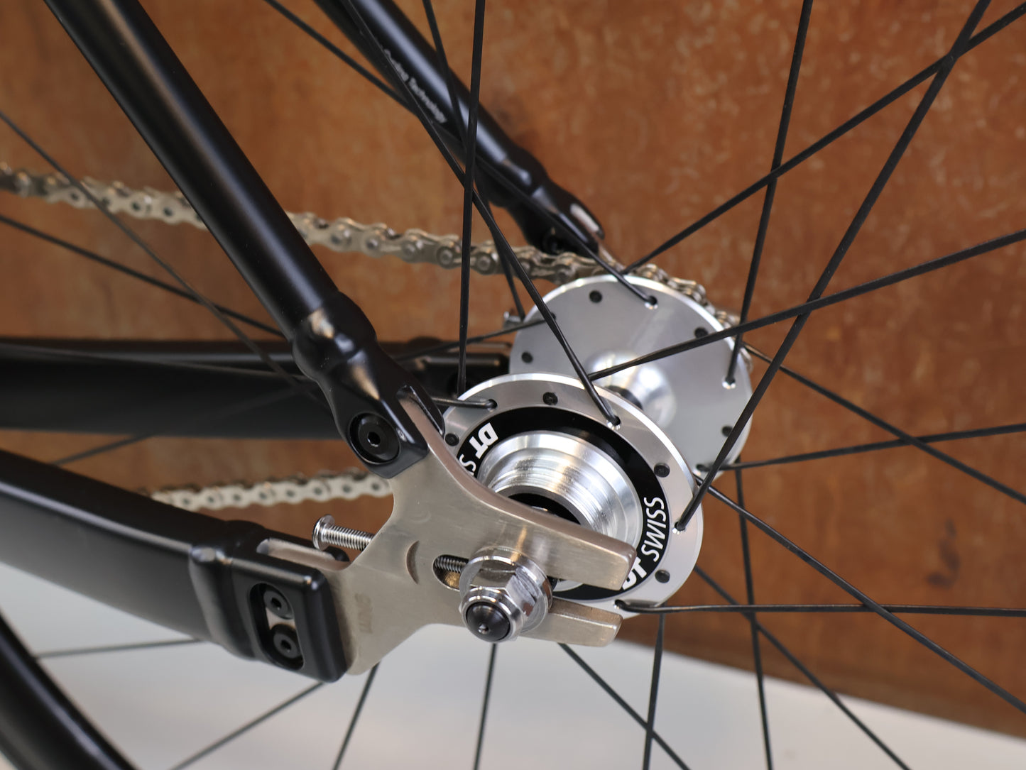 BMC TRACKMACHINE AL ONE / BAHNRAD / GRÖSSE M / DT SWISS T 1800 / BLACK