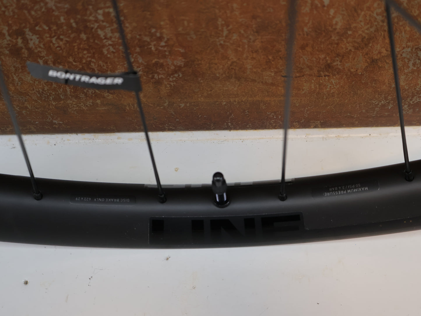 BONTRAGER LINE ELITE 30 TLR BOOST 29 MTB-VORDERRAD / OCLV CARBON