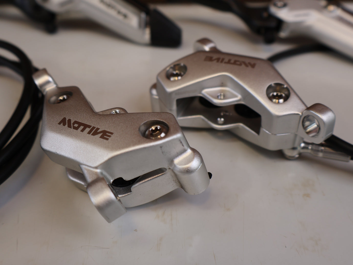 SRAM MOTIVE ULTIMATE STEALTH V2 SCHEIBENBREMSE SET/ 4-KOLBEN