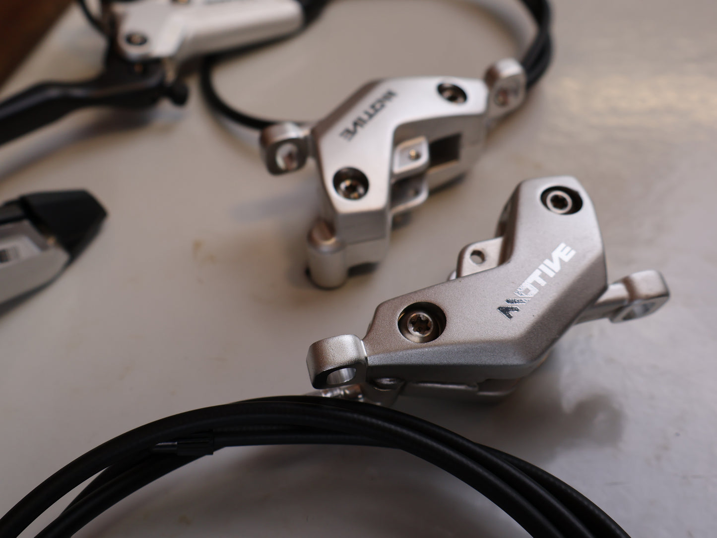 SRAM MOTIVE ULTIMATE STEALTH V2 SCHEIBENBREMSE SET/ 4-KOLBEN