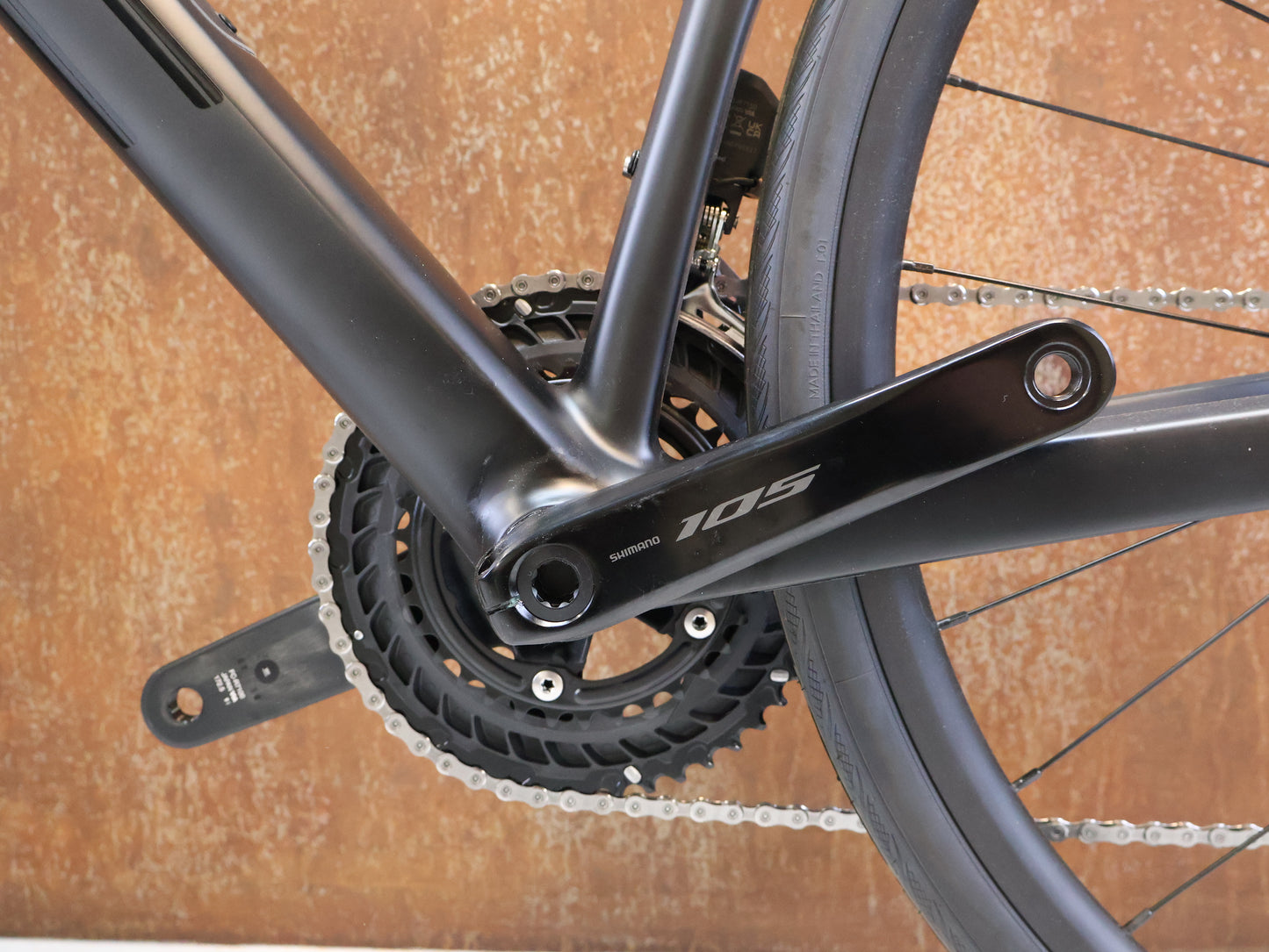 BMC ROADMACHINE TWO / GRÖSSE 56 / SHIMANO 105 DI2 / CARBON BLACK
