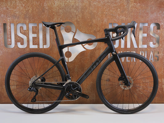 BMC ROADMACHINE TWO / GRÖSSE 56 / SHIMANO 105 DI2 / CARBON BLACK