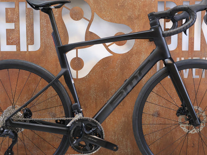 BMC ROADMACHINE TWO / GRÖSSE 56 / SHIMANO 105 DI2 / CARBON BLACK