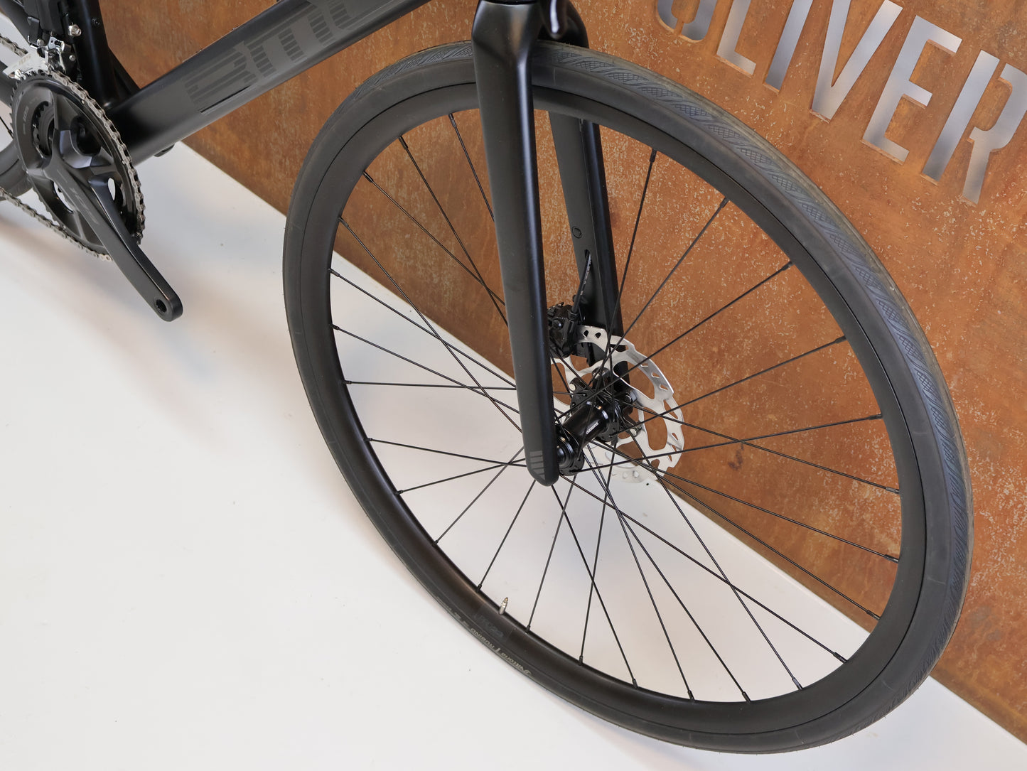 BMC ROADMACHINE TWO / GRÖSSE 56 / SHIMANO 105 DI2 / CARBON BLACK