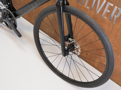 BMC ROADMACHINE TWO / GRÖSSE 56 / SHIMANO 105 DI2 / CARBON BLACK