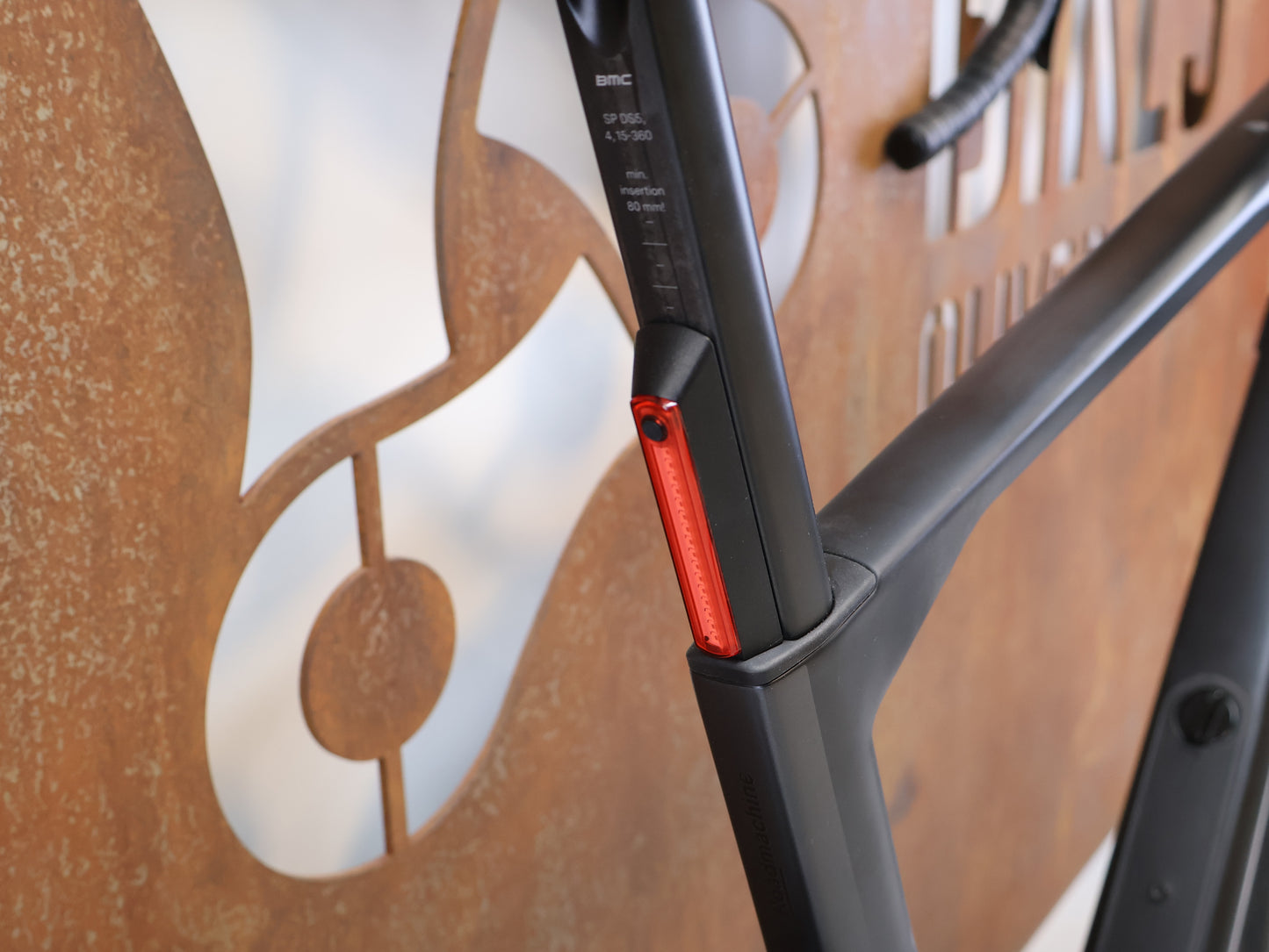 BMC ROADMACHINE TWO / GRÖSSE 56 / SHIMANO 105 DI2 / CARBON BLACK