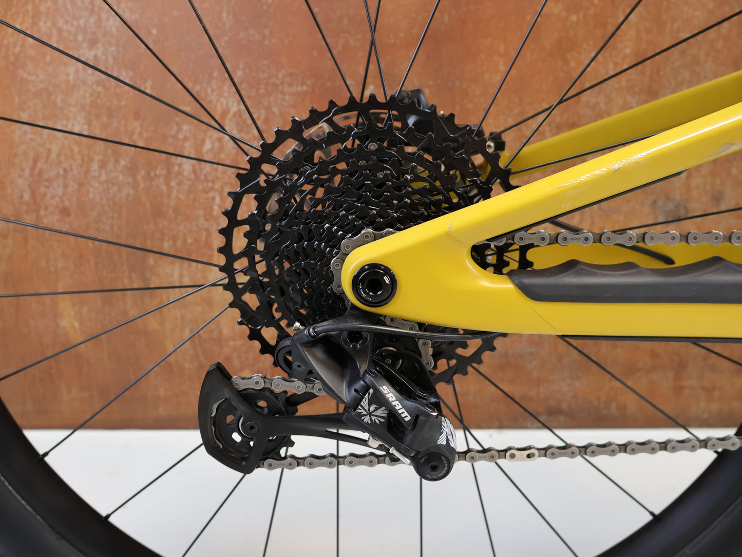 SCOR 2030 NX / GRÖSSE M/L / FULL CARBON / ROCKSHOX PIKE / NOT YELLOW