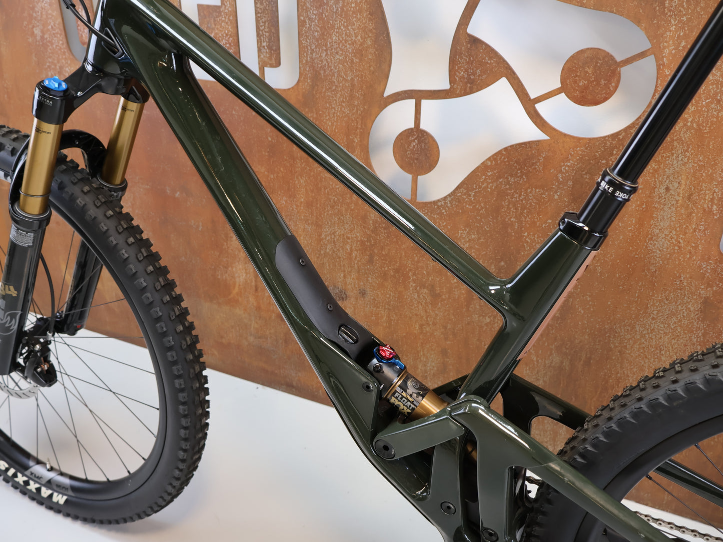 SCOR 2030 X01 / GRÖSSE M/L / FULL CARBON / FOX FACTORY / DT SWISS XMC 1501