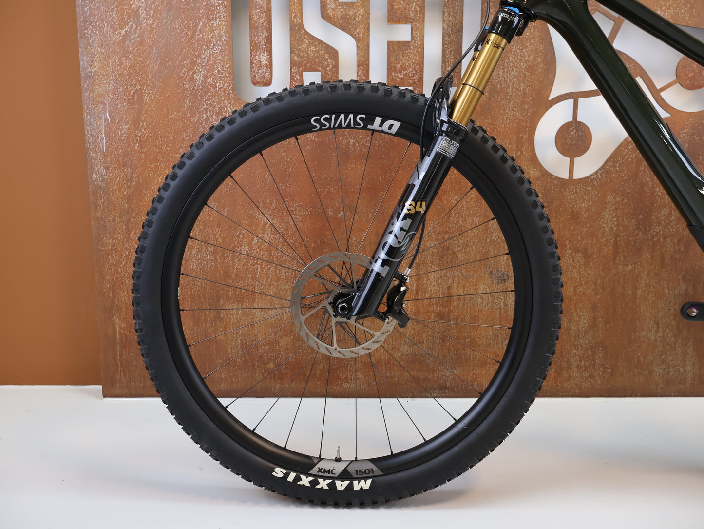 SCOR 2030 X01 / GRÖSSE M/L / FULL CARBON / FOX FACTORY / DT SWISS XMC 1501