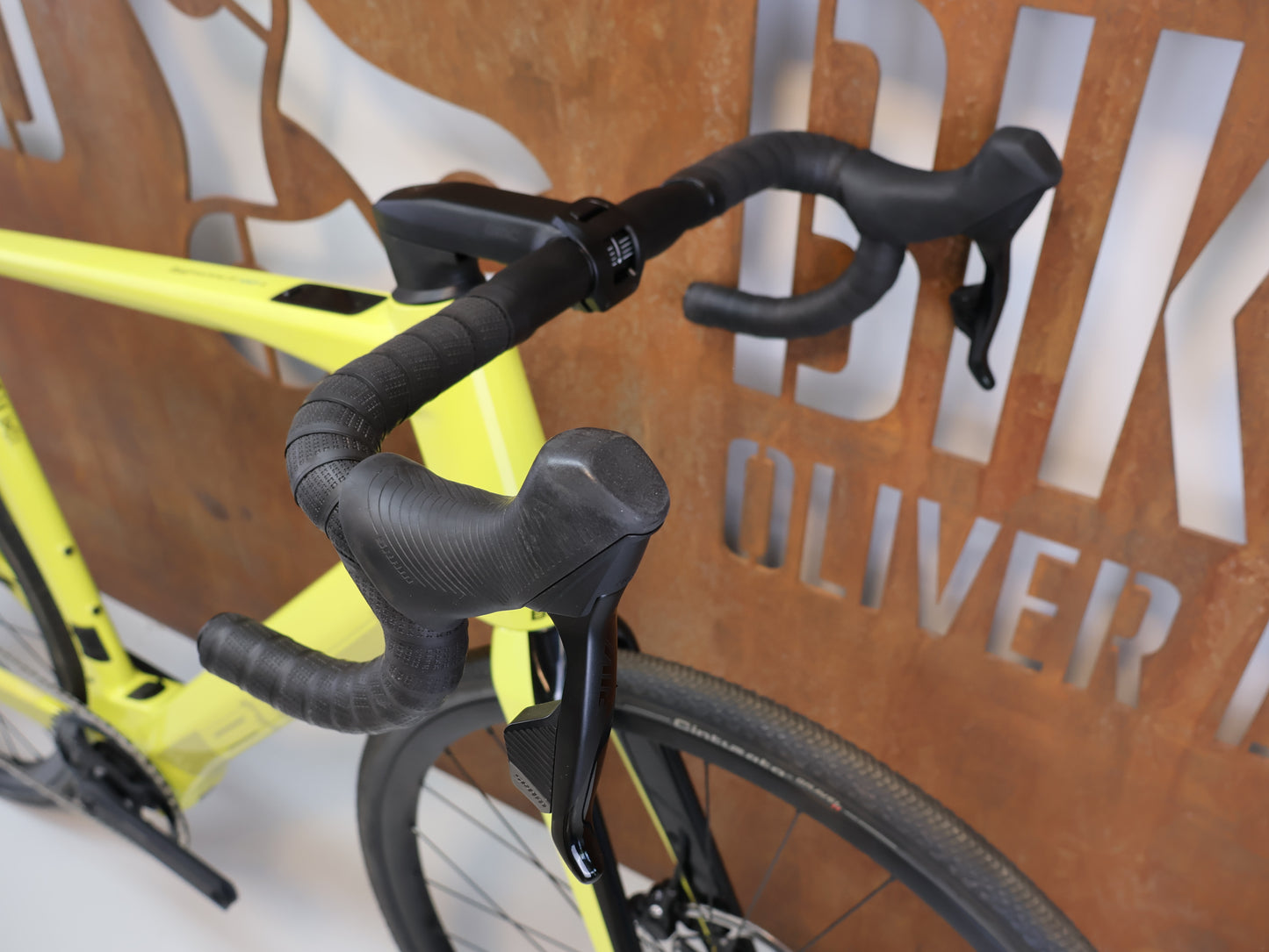 BMC ROADMACHINE 01 AMP X TWO / GRÖSSE 58 CM / TQ-HPR50 / SRAM RIVAL AXS