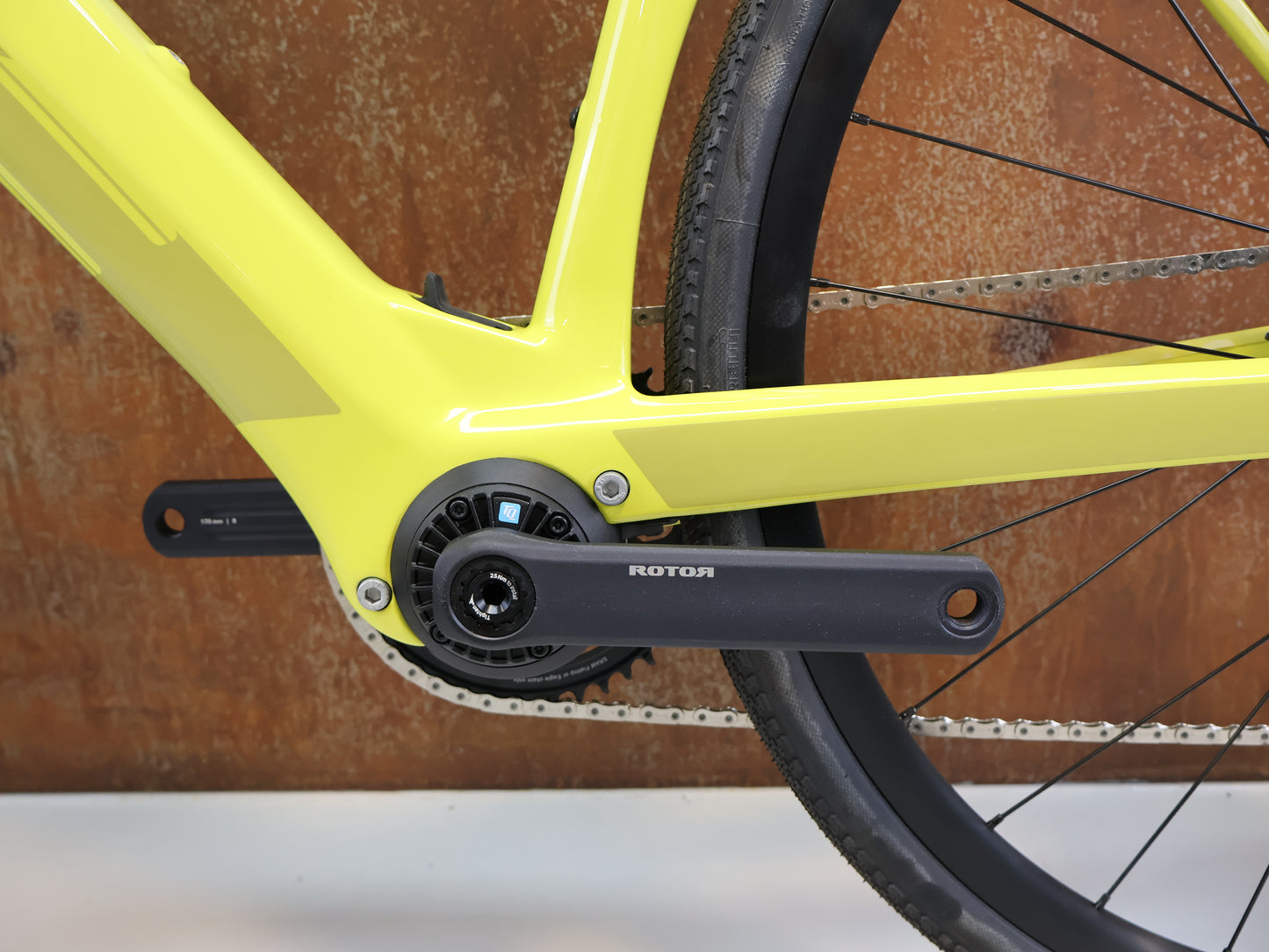 BMC ROADMACHINE 01 AMP X TWO / GRÖSSE 58 CM / TQ-HPR50 / SRAM RIVAL AXS