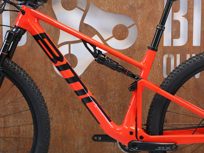 BMC FOURSTROKE 01 THREE / GRÖSSE M / FULL CARBON / ROCKSHOX SID / NEON RED