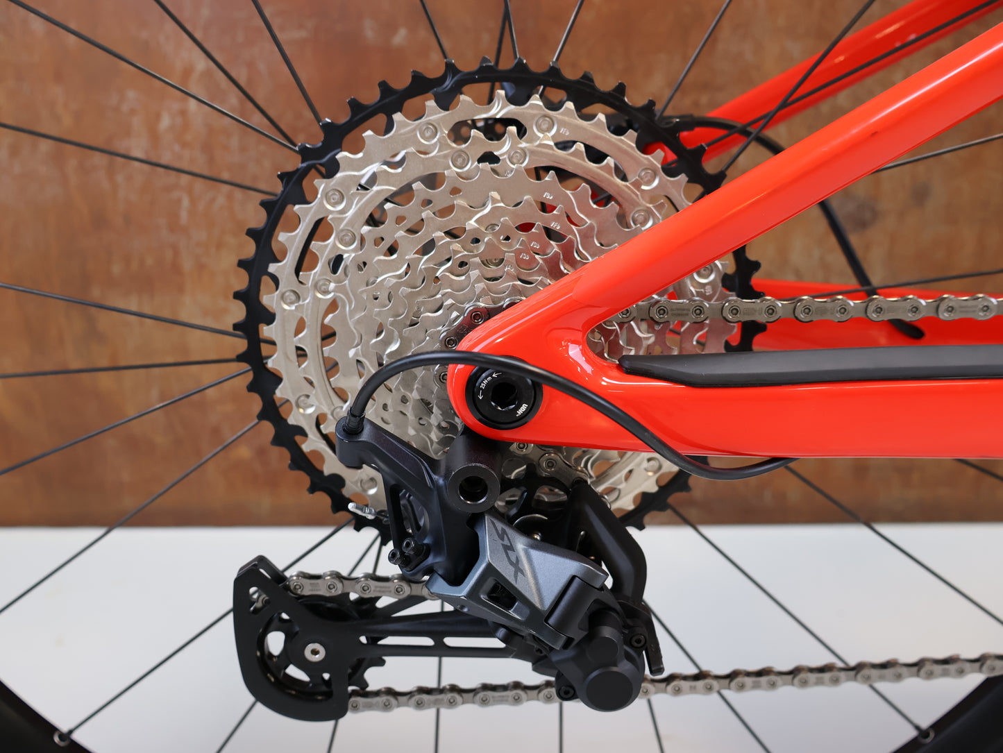 BMC FOURSTROKE 01 THREE / GRÖSSE M / FULL CARBON / ROCKSHOX SID / NEON RED