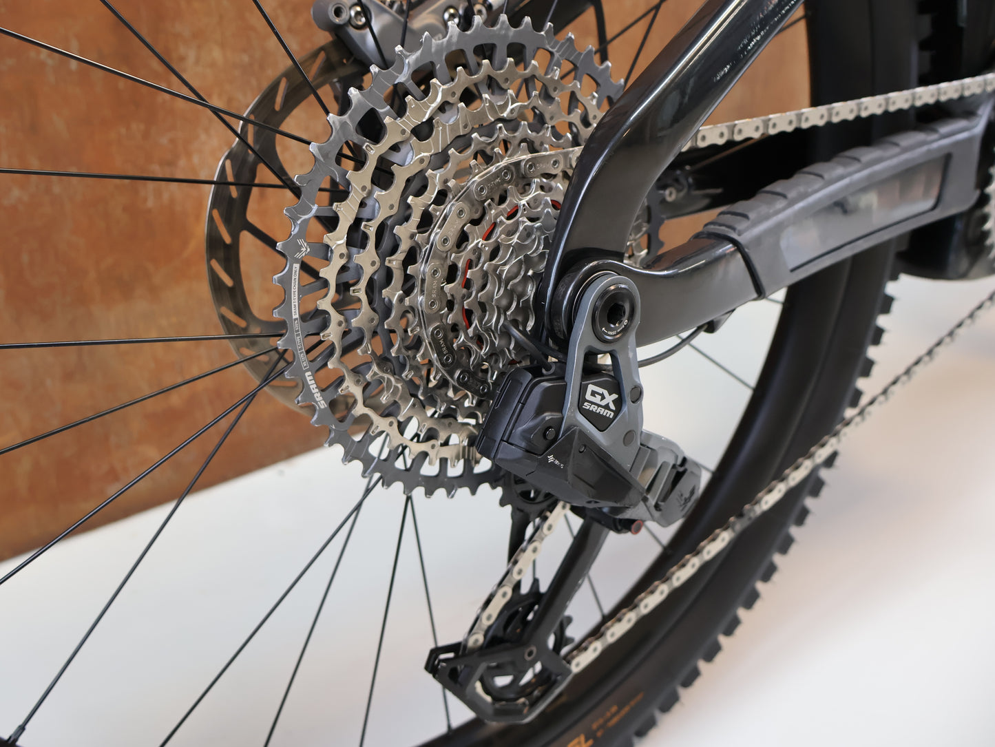 TREK RAIL+ 9.8 GX AXS T-TYPE GEN 5 / GRÖSSE L / 800 WH / PENNYFLAKE