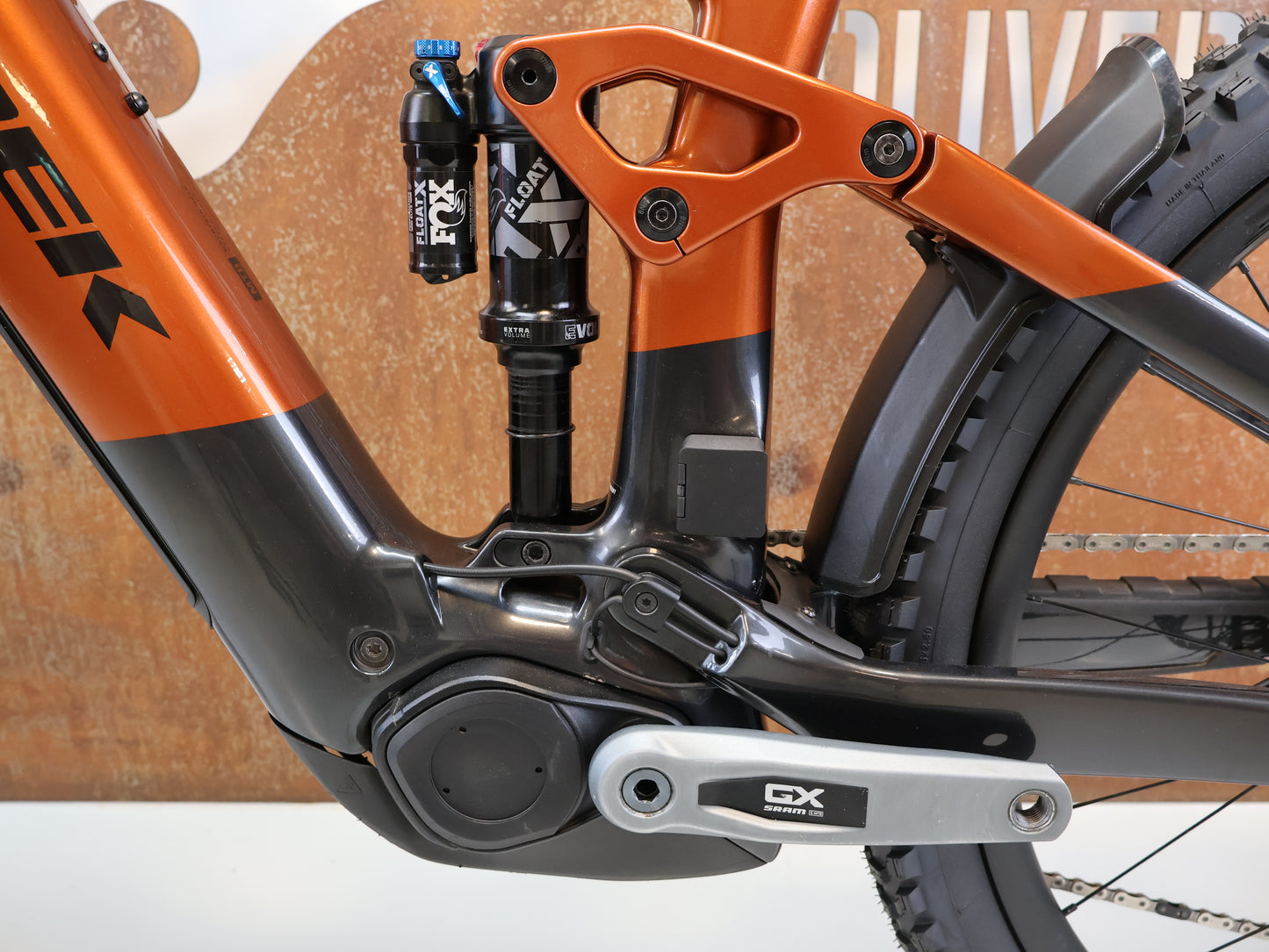 TREK RAIL+ 9.8 GX AXS T-TYPE GEN 5 / GRÖSSE L / 800 WH / PENNYFLAKE