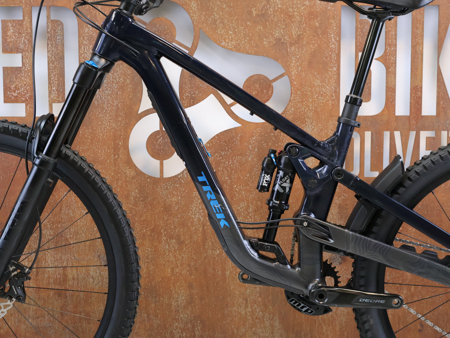 TREK SLASH 8 GEN 6 / GRÖSSE M / ALPHA ALUMINIUM / SHIMANO XT / MULLET