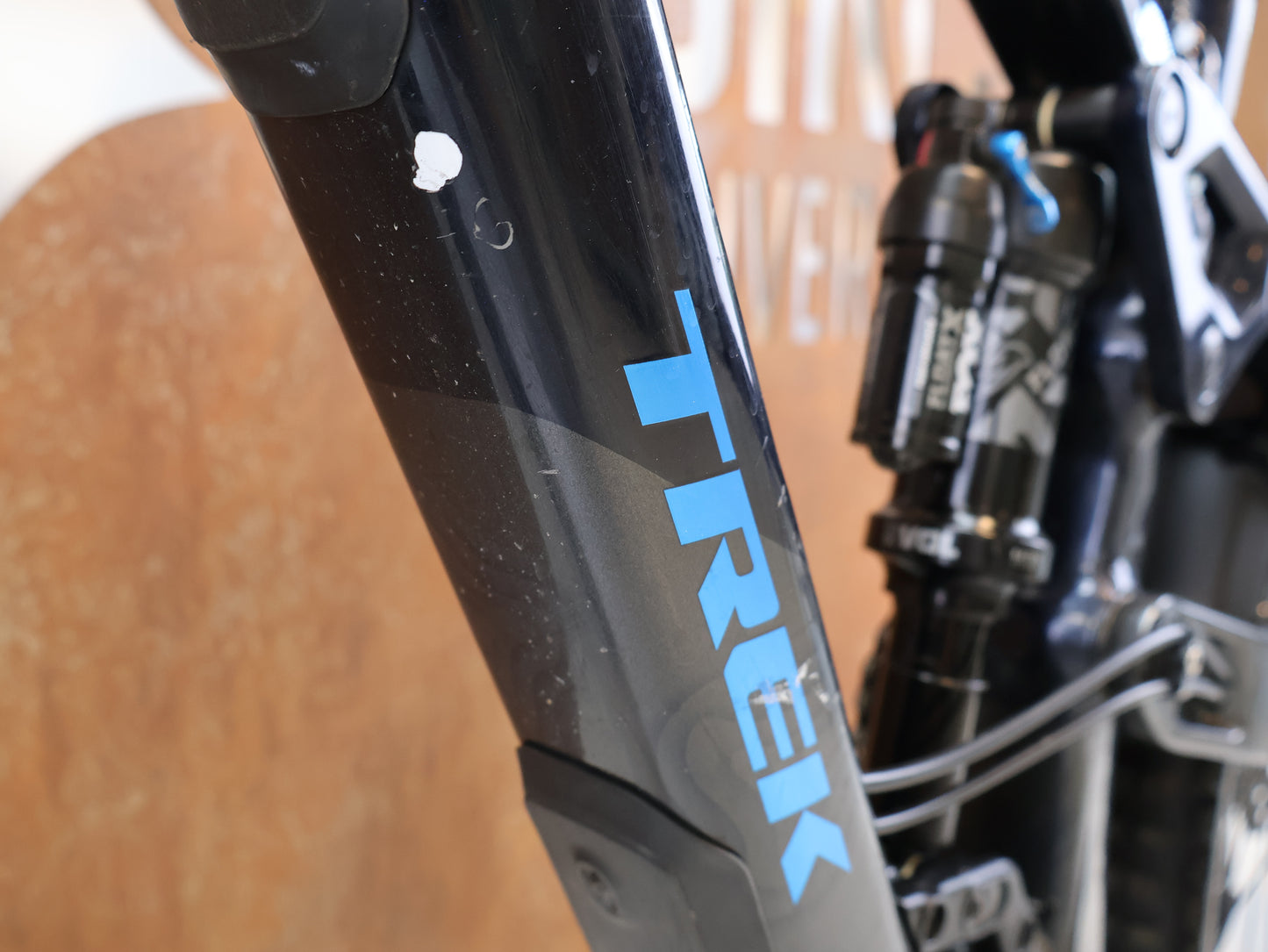 TREK SLASH 8 GEN 6 / GRÖSSE M / ALPHA ALUMINIUM / SHIMANO XT / MULLET