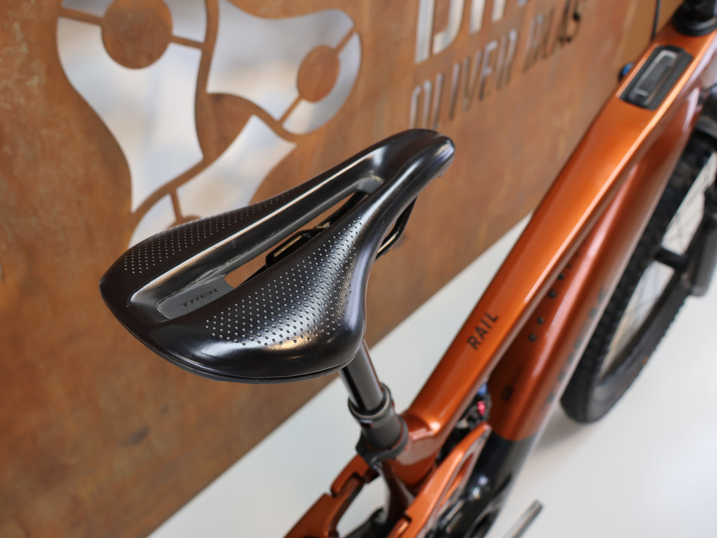 TREK RAIL+ 9.8 GX AXS T-TYPE GEN 5 / GRÖSSE M / 800 WH / PENNYFLAKE