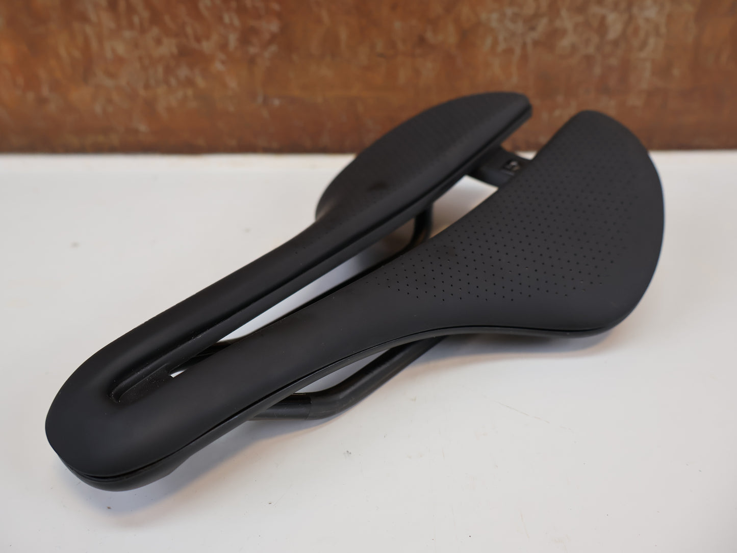 BONTRAGER AEOLUS PRO SATTEL / 155 MM / CARBON-STREBEN / AERO-PERFORMANCE