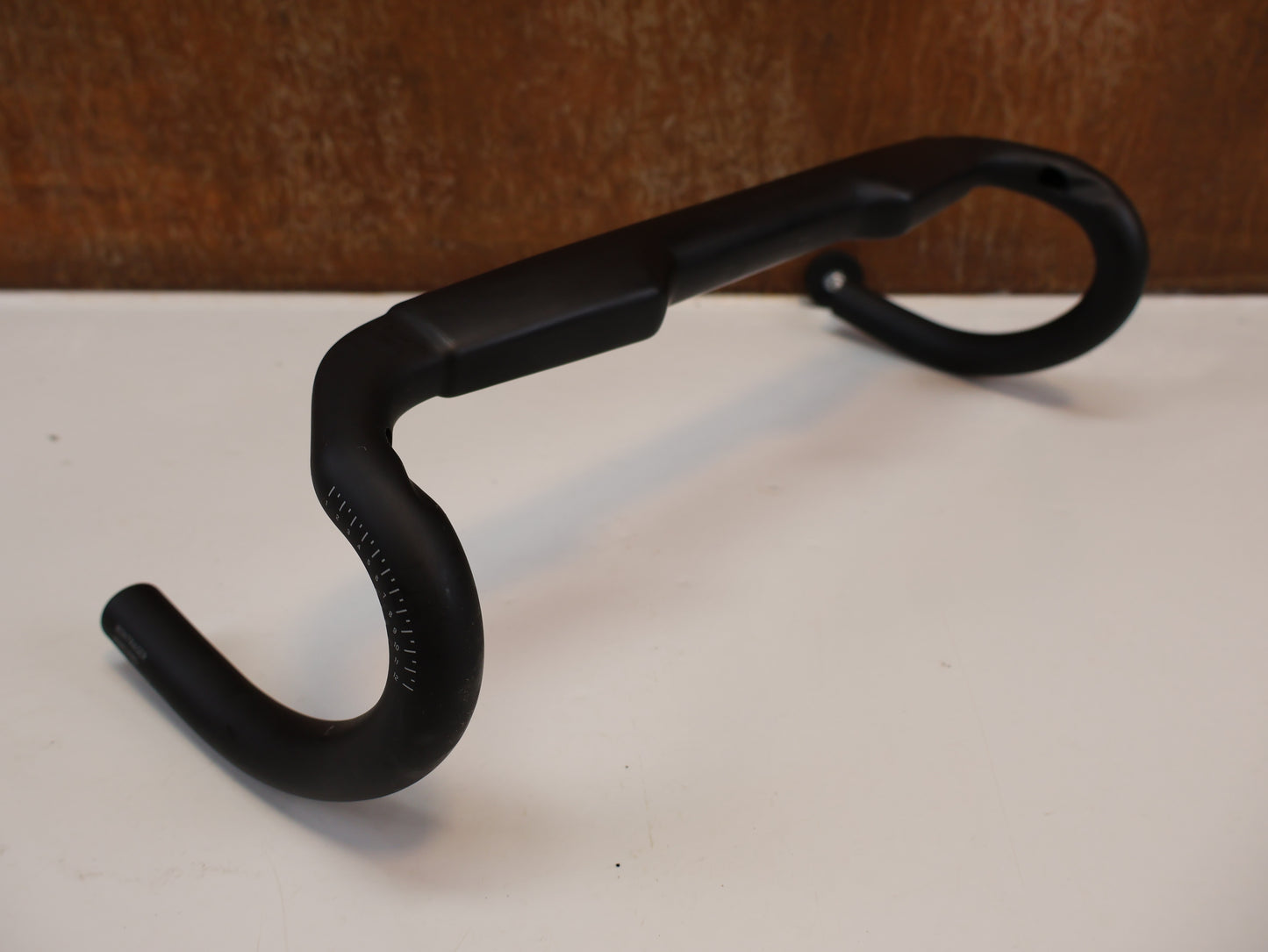 BONTRAGER AERO PRO CARBON RENNRADLENKER / 410-440 MM