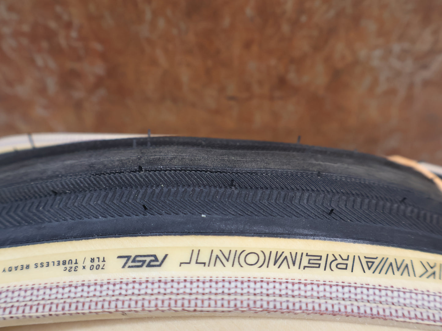 BONTRAGER KWAREMONT RSL TLR REIFEN / 700X32C / COTTON / BLACK-TAN