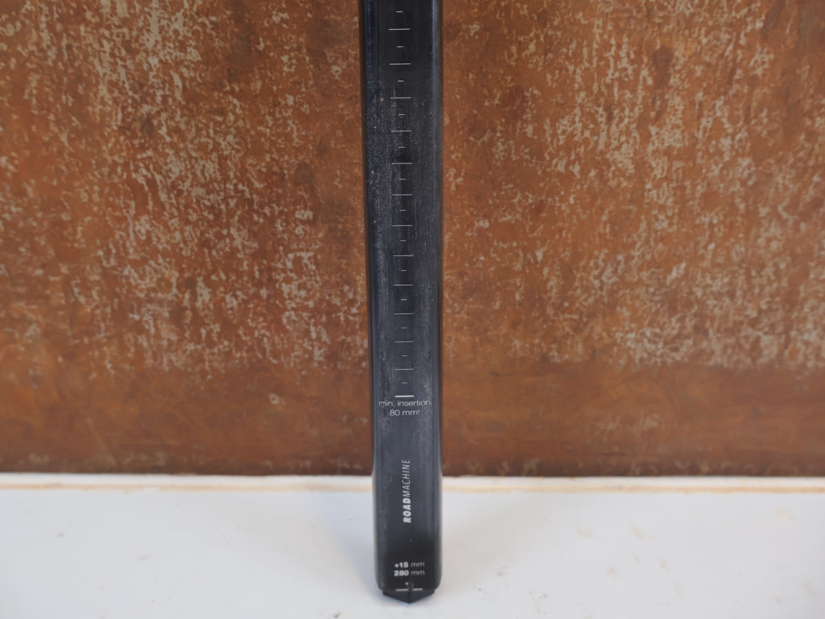 BMC ROADMACHINE CARBON D-SHAPE SEATPOST 15MM OFFSET 232G