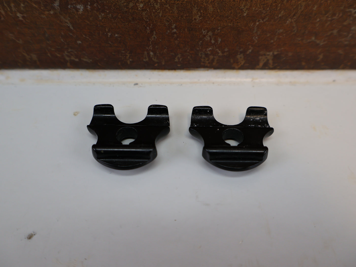 SPECIALIZED SINGLE BOLT CLAMP EARS / CARBON RAILS / BLACK
