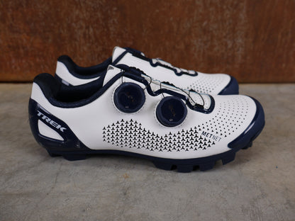 BONTRAGER RSL MOUNTAINBIKE-SCHUH – TREK FACTORY RACING TEAM EDITION / NAVY BLUE – WHITE JOLANDA NEFF