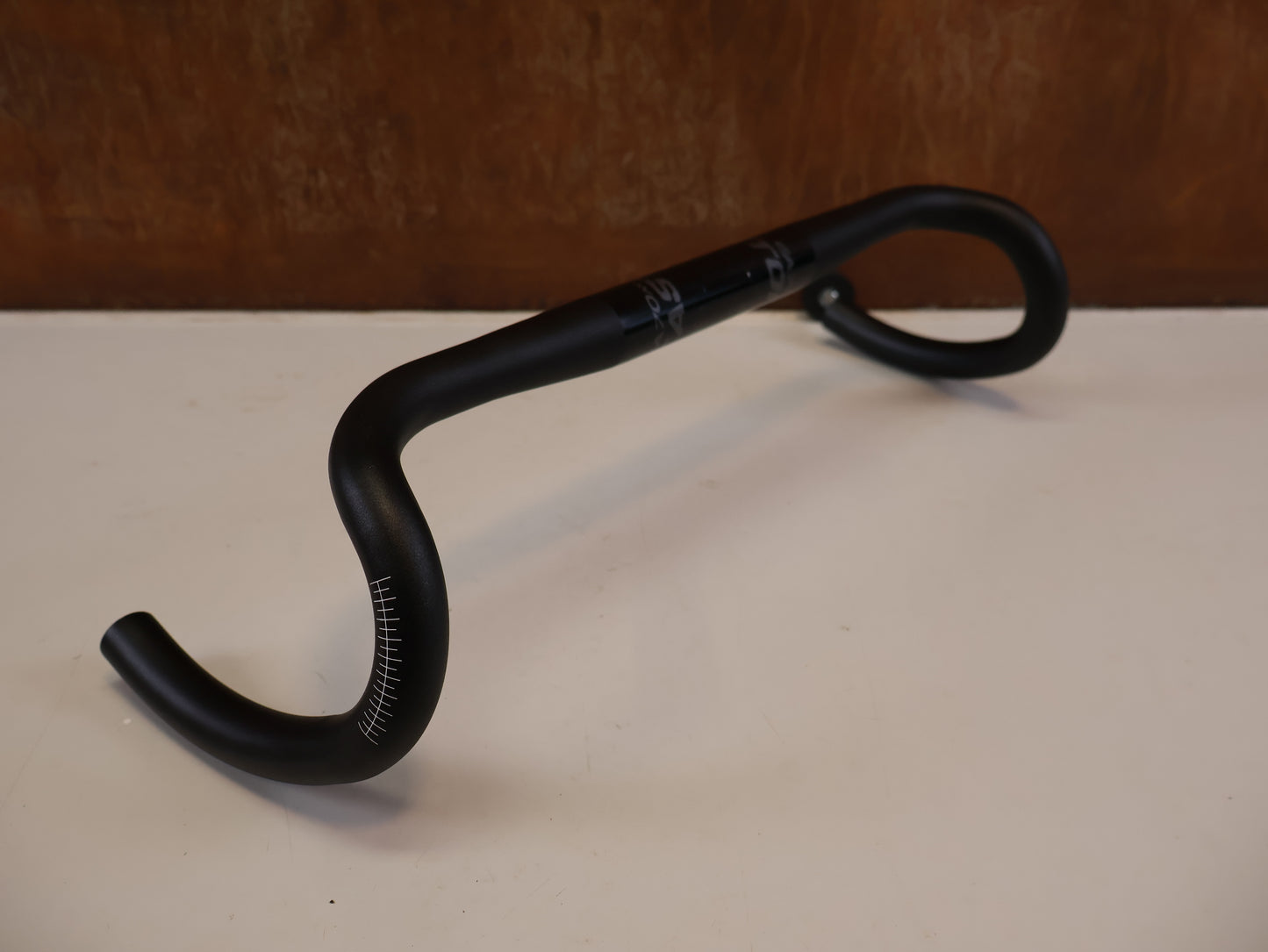 EASTON EA70 AX GRAVEL LENKER / 420 MM / 16° FLARE / 31.8 MM / DI2 / SCHWARZ