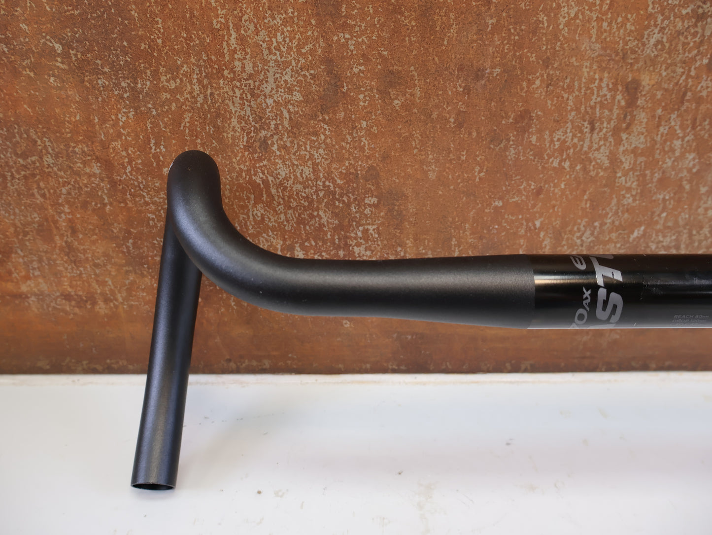 EASTON EA70 AX GRAVEL LENKER / 420 MM / 16° FLARE / 31.8 MM / DI2 / SCHWARZ