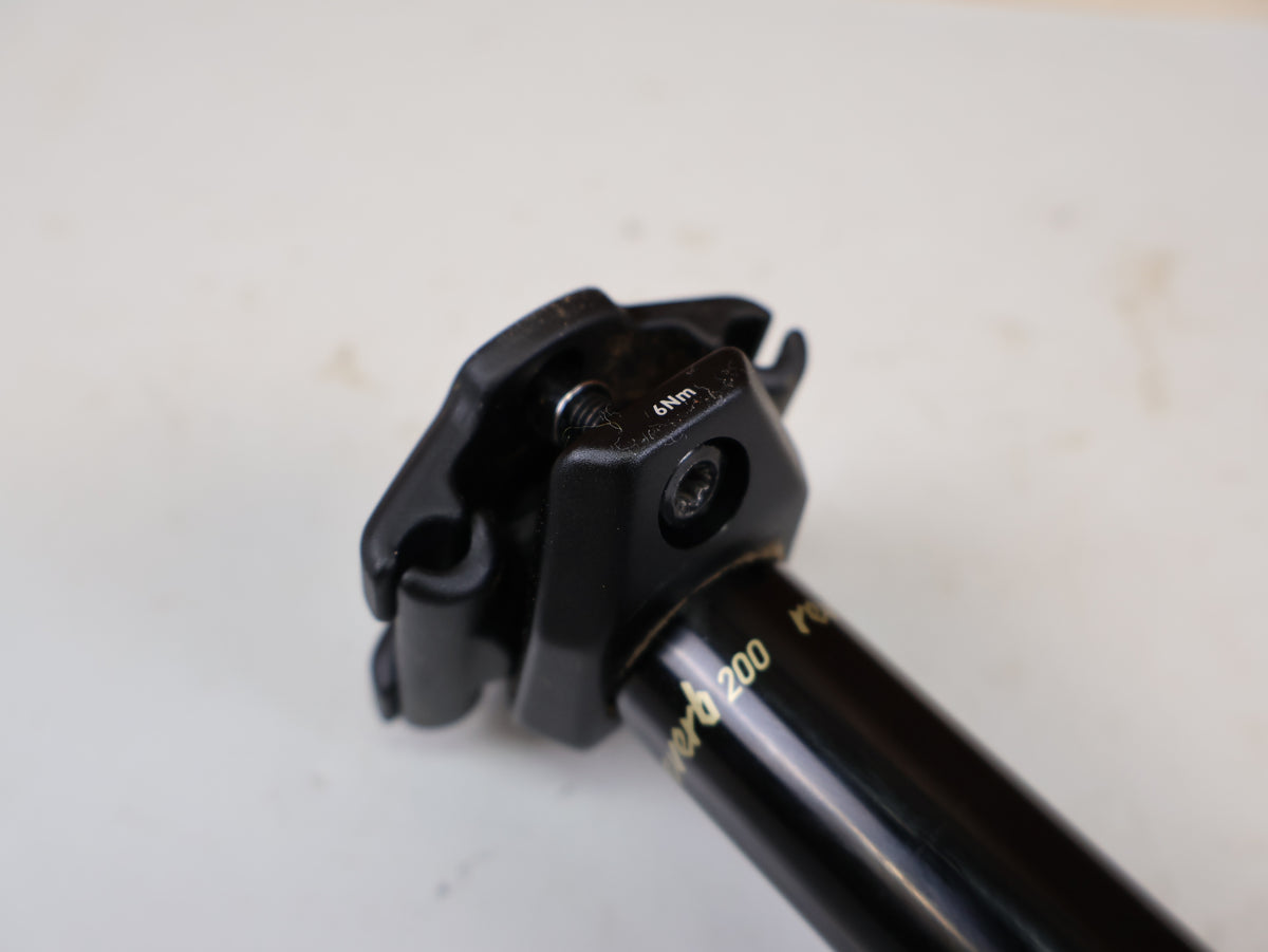 RockShox Reverb AXS B2 Vario-Sattelstütze 31,6mm 200mm