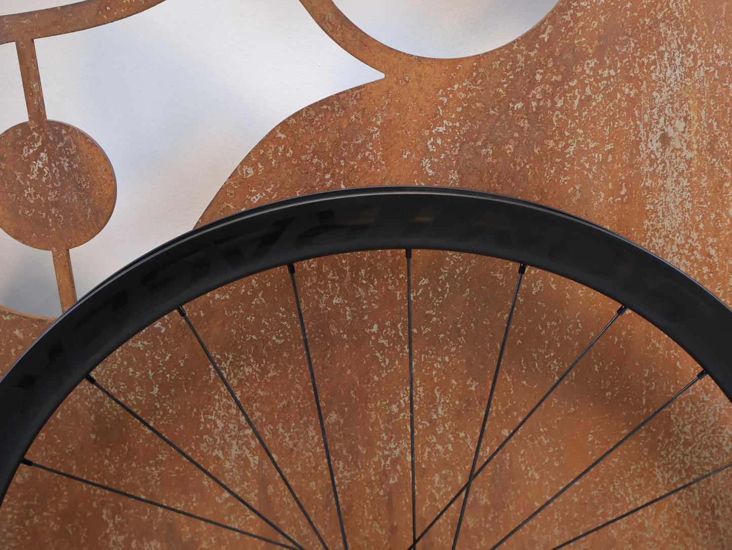 BONTRAGER AEOLUS PRO 37 TLR DISC / CARBON LAUFRADSATZ / SHIMANO HG / 1505G