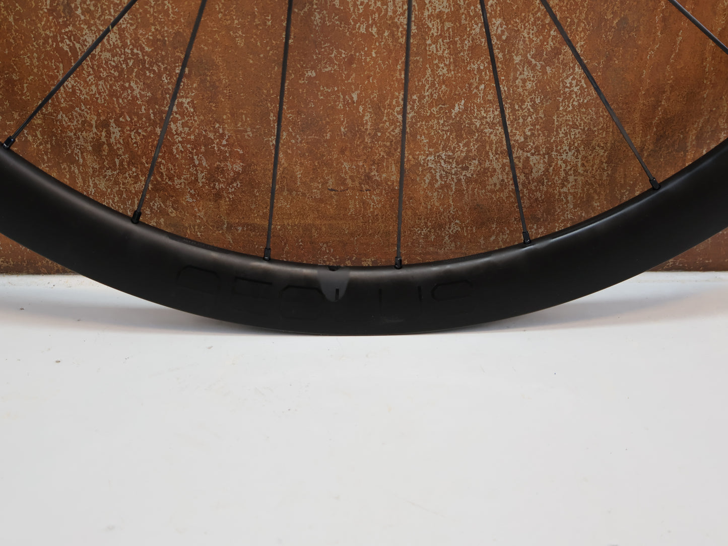 BONTRAGER AEOLUS PRO 37 TLR DISC / CARBON LAUFRADSATZ / SHIMANO HG / 1505G
