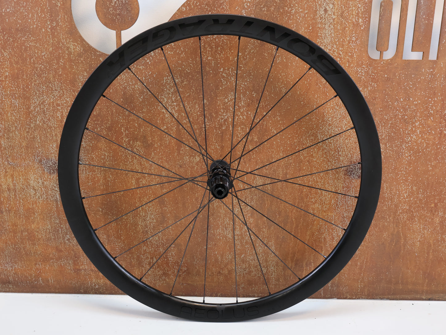 BONTRAGER AEOLUS PRO 37 TLR DISC / CARBON LAUFRADSATZ / SHIMANO HG / 1505G