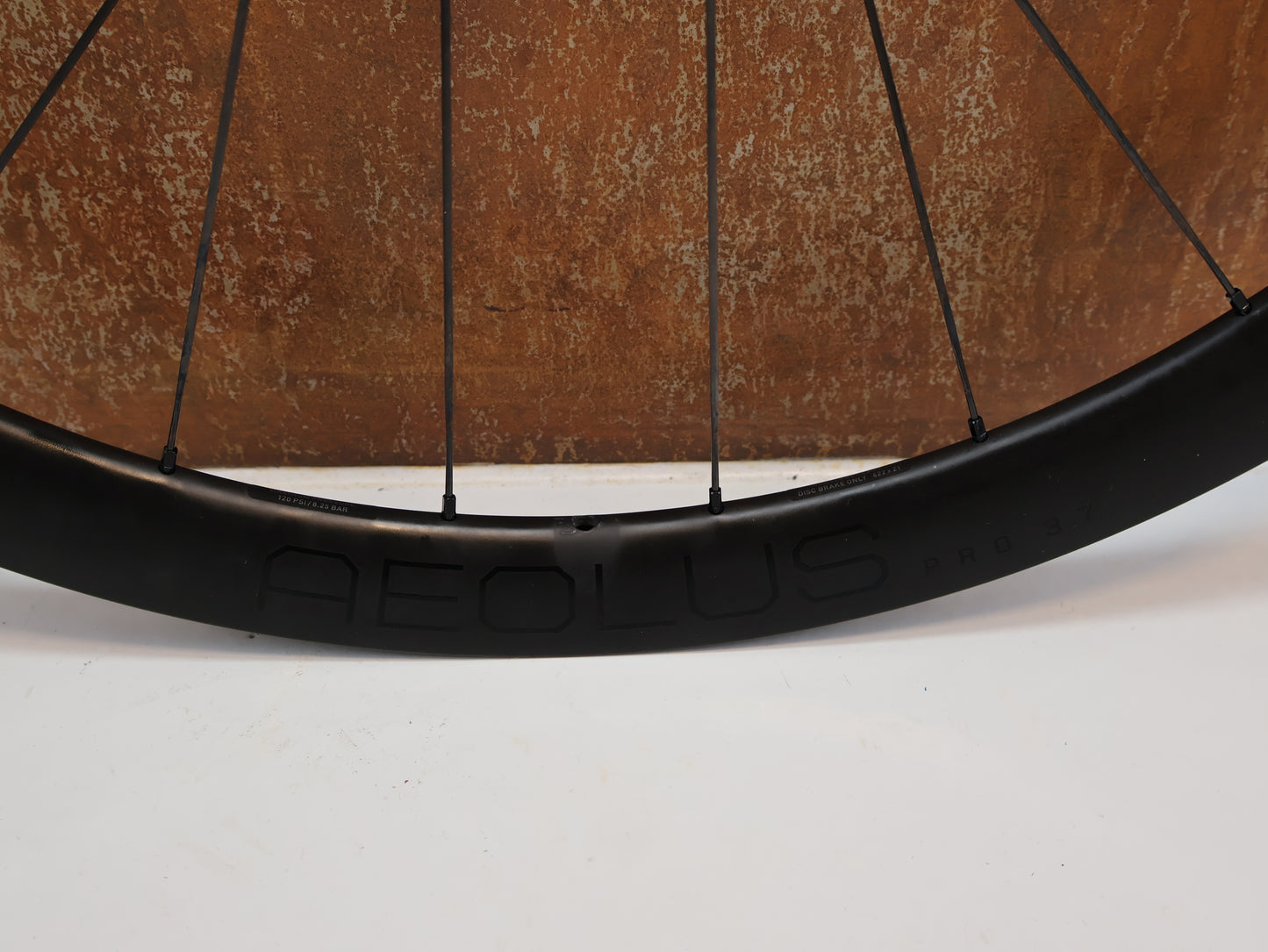 BONTRAGER AEOLUS PRO 37 TLR DISC / CARBON LAUFRADSATZ / SHIMANO HG / 1505G