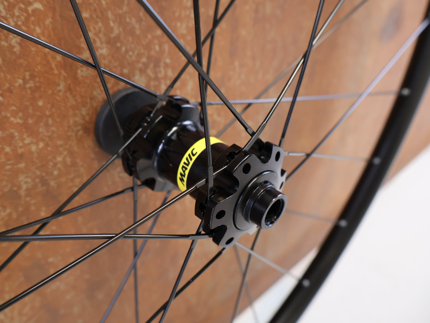 MAVIC ALLROAD DISC VORDERRAD 28 ZOLL CENTERLOCK / 12X100MM & QR