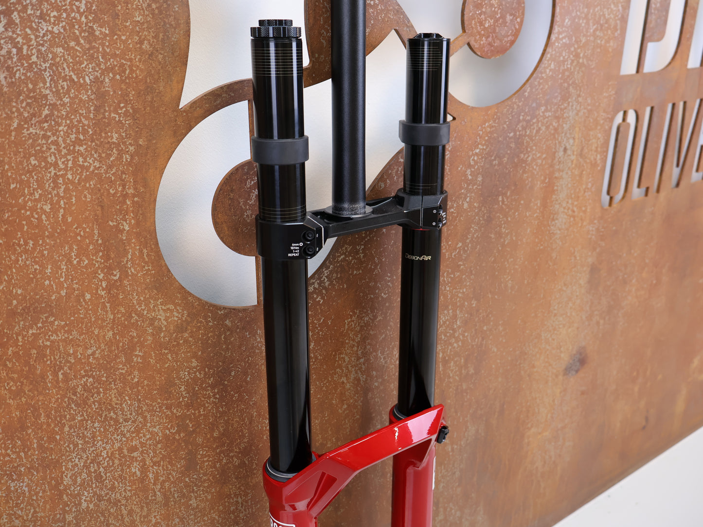 ROCKSHOX BOXXER ULTIMATE D1 / 27,5 ZOLL / 200 MM / BOOST / ELECTRIC RED