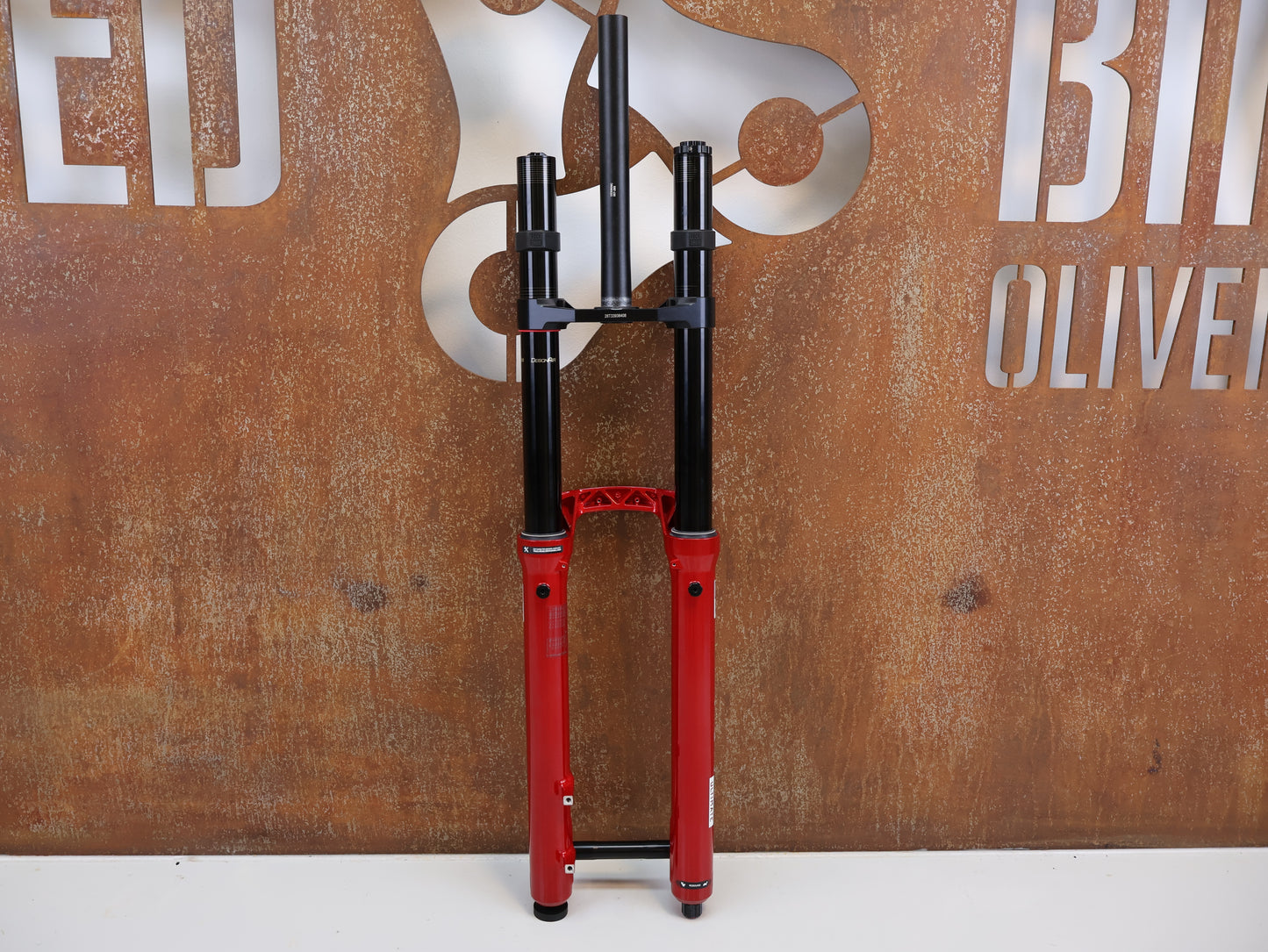 ROCKSHOX BOXXER ULTIMATE D1 / 27,5 ZOLL / 200 MM / BOOST / ELECTRIC RED