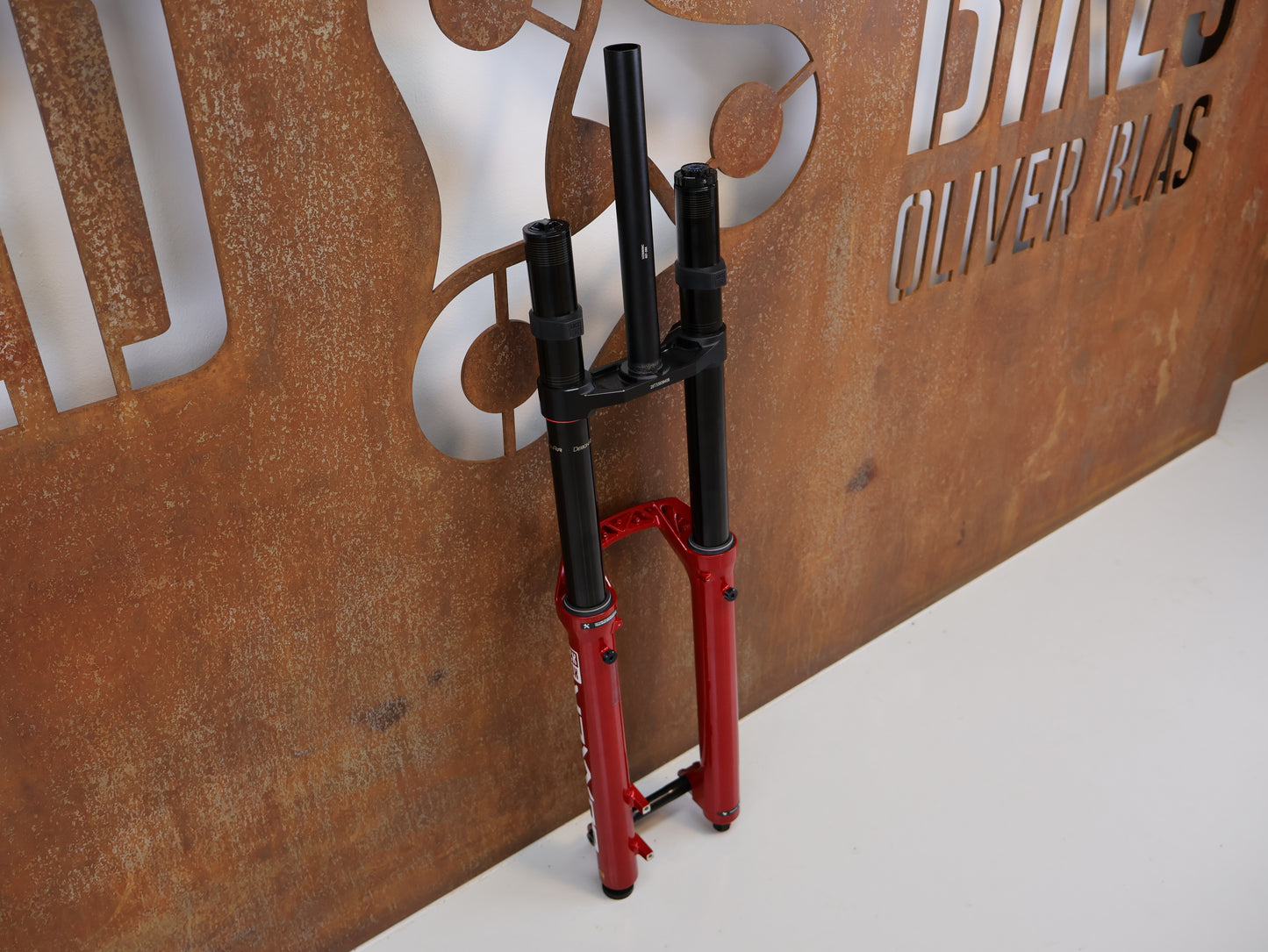 ROCKSHOX BOXXER ULTIMATE D1 / 27,5 ZOLL / 200 MM / BOOST / ELECTRIC RED
