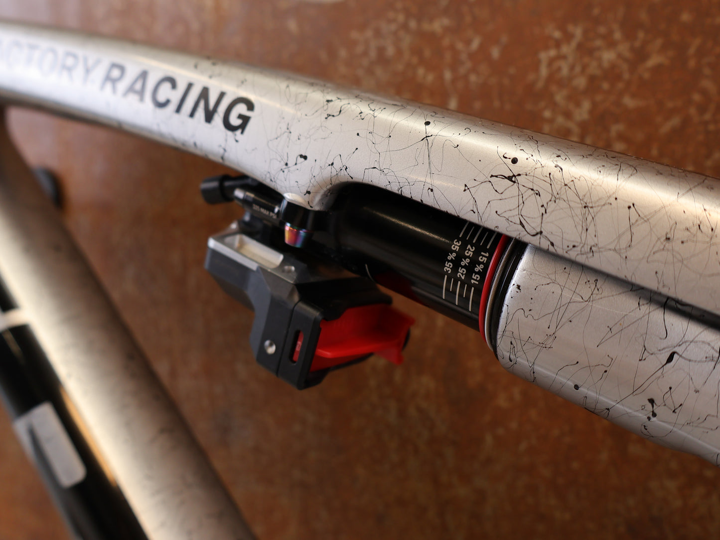 TREK SUPERCALIBER SLR RAHMEN / GRÖßE L / FACTORY TEAM ARGENT DRIZZLE