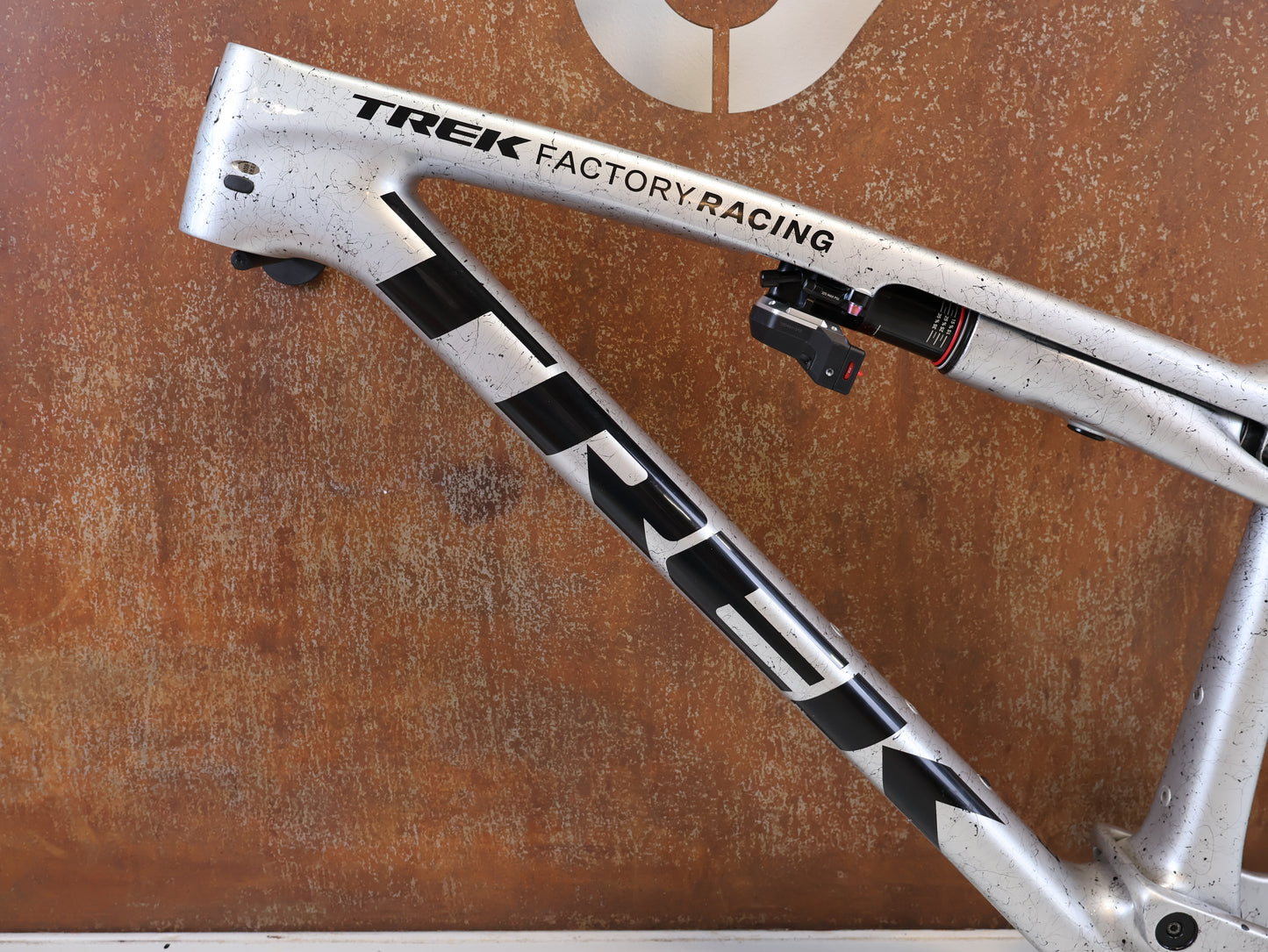 TREK SUPERCALIBER SLR RAHMEN / GRÖßE L / FACTORY TEAM ARGENT DRIZZLE