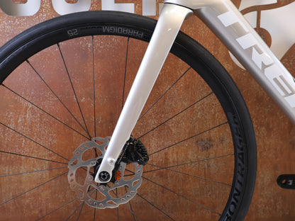 TREK DOMANE SL 5 GEN 4 CARBON RENNRAD SHIMANO 105 / 60CM