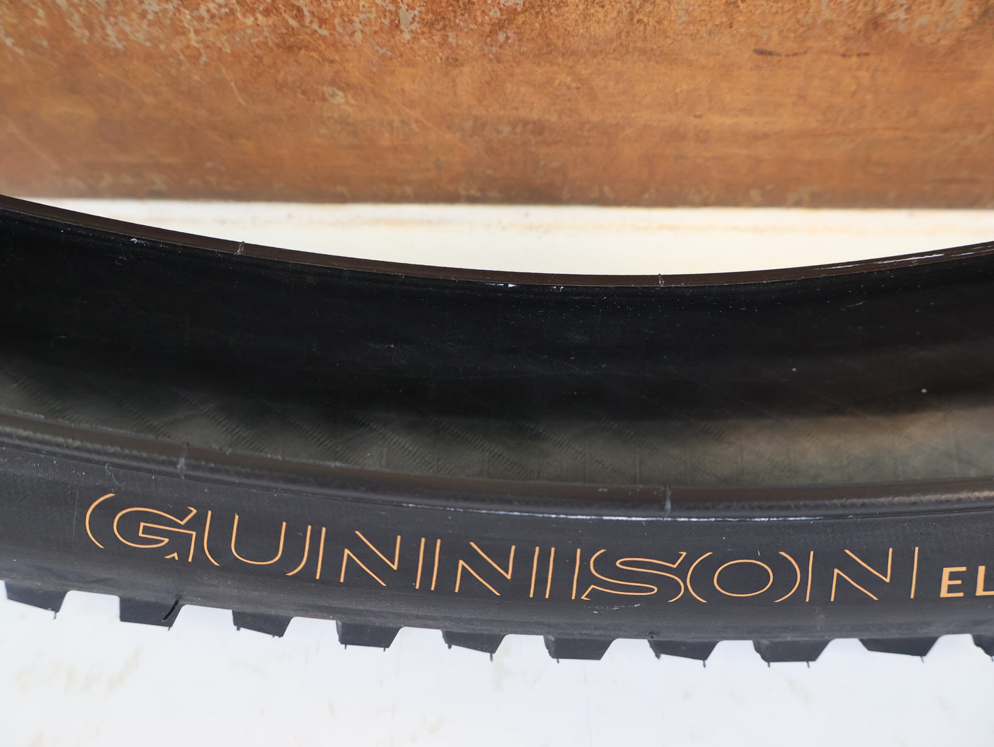BONTRAGER GUNNISON ELITE XR TLR 29 X 2.4 MTB REIFEN